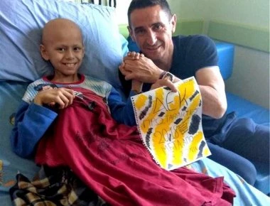 Στον μικρό Ανδρέα που δίνει τον αγώνα της ζωής του αφιέρωσε το πρωτάθλημα της ΑΕΚ ο Χιμένεθ! (φωτό)